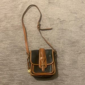 Vintage Dooney & Bourke Black Pebbled Leather Tan Trim Crossbody Bag Purse